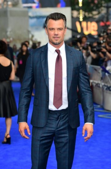 Josh Duhamel Confirmed As Replacing Armie Hammer In Shotgun Wedding