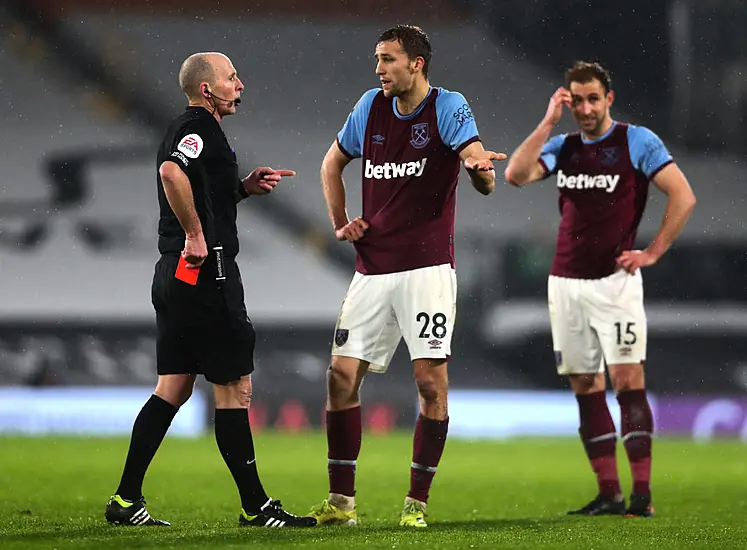 Mike Dean Asks To Sit Out Round Of Premier League Games After Death Threats