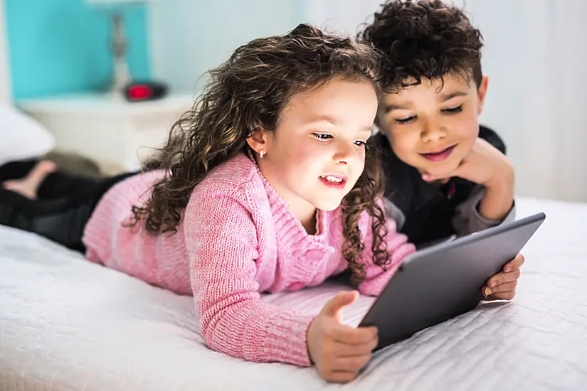 Children In Ireland Prefer Using Internet To Playing With Friends - Ersi