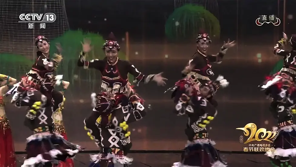 Chinese New Year Gala Sparks Racism Controversy With Blackface Performance