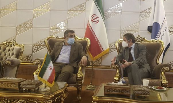 Un Nuclear Chief In Iran Talks As Country Threatens Watchdog’s Cameras