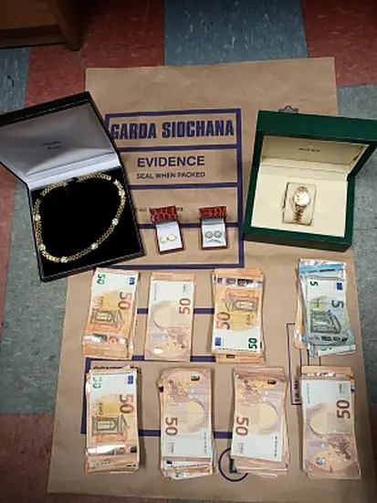 Gardaí Seize €22K In Cash And Jewellery Believed To Be Crime Proceeds