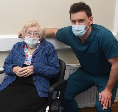Roscommon Great-Grandmother (98) Receives Covid Vaccine From Grandson