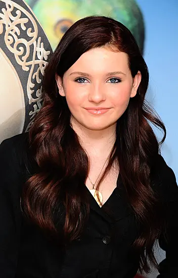 Actress Abigail Breslin Reveals Her Father Has Died From Covid