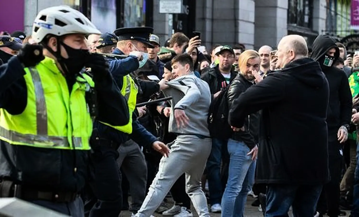 Protesters Clashing With Gardai During An Anti-Lockdown Protest In Dublin City Centre.