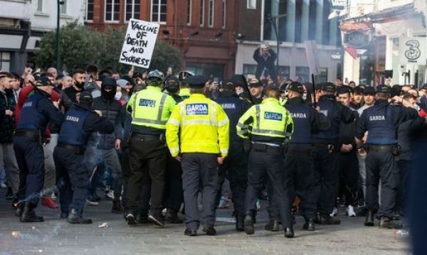 Carlow Nationalist — Dublin Protest Seven Charged 13 Remanded In Custody As Major 9854