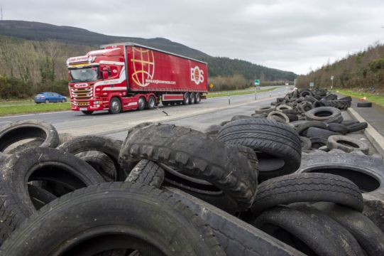Over 2,000 Tyres Dumped In N1 Lay-By To Cost Council €5,000 To Clean Up