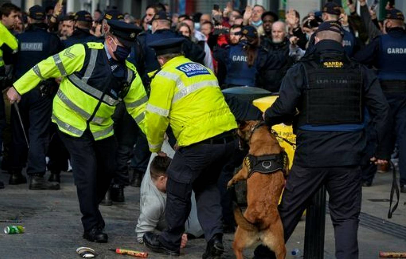 A Group Of Anti-Lockdown Protesters Clash With Gardai (Irish Police) In Grafton Street, Dublin, During Level 5 Covid-19 Lockdown. On Saturday, Fabruary 27, 2021, In Dublin, Ireland. (Photo By Artur Widak/Nurphoto)