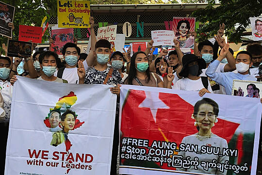 Thai Marchers Link Their Democracy Cause To Myanmar Protests