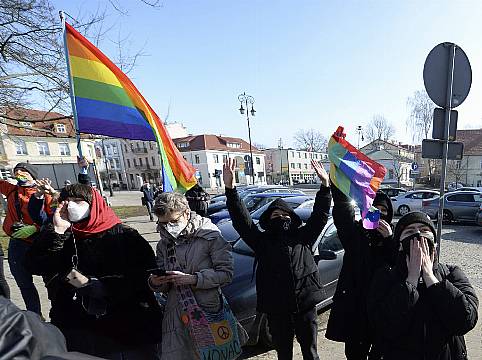 Polish Court Acquits Activists Who Put Lgbt Rainbow On Catholic Icon