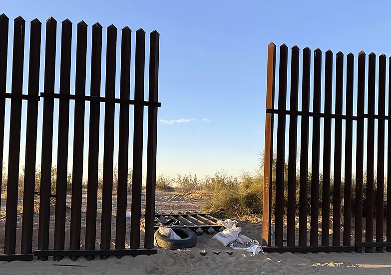 Suv In Crash Where 13 Died Came Through Hole In Border Fence