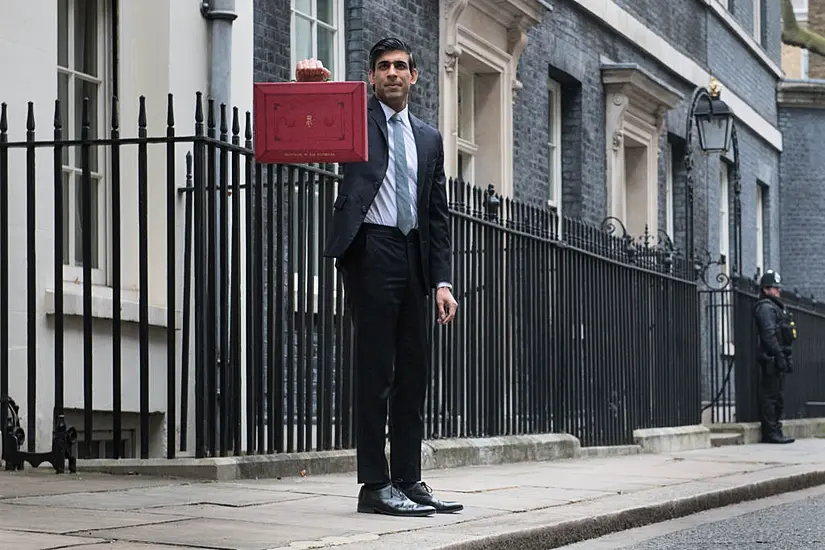 Uk Chancellor Insists Freezing Income Tax Thresholds Is ‘Progressive’