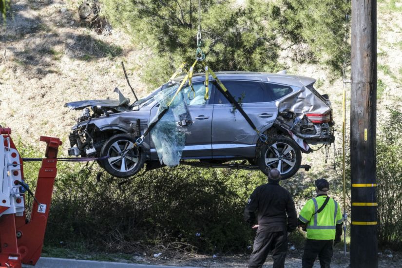 Man Says He Found Tiger Woods Unconscious After Suv Crash