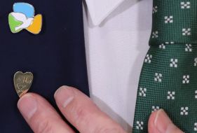 Taoiseach Wore Adam King 'Hug For You' Badge During Biden Meeting