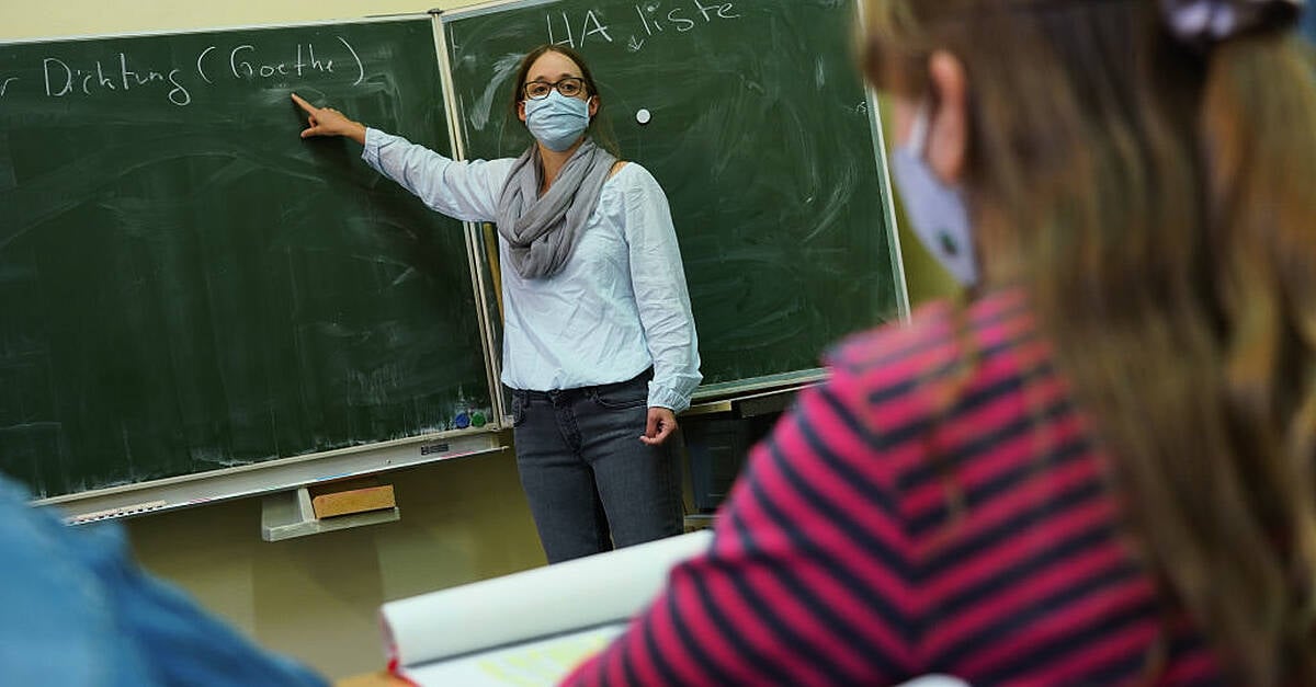 Three Austrian teachers dismissed after refusing to wear masks