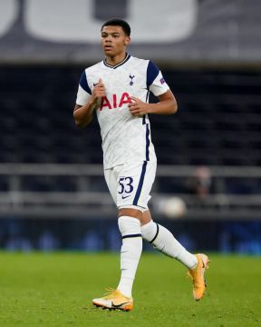 Tottenham Striker Dane Scarlett Triggers Professional Contract After Turning 17