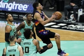 Nba Wrap Up: Phoenix Suns Win Again While Lakers Bring In Help For Title Defence