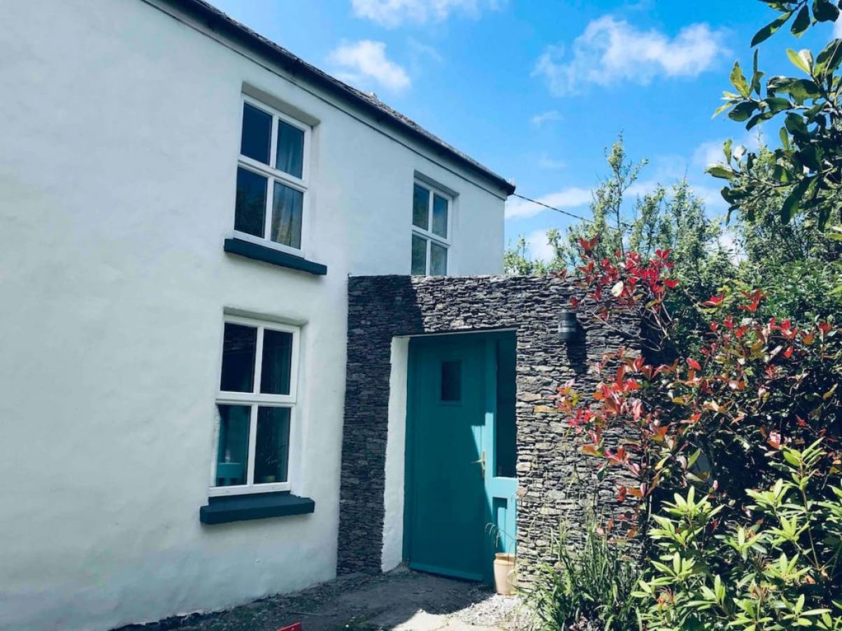 A Stay In The “Boss’s Farmhouse” In The Heart Of Valentia Island Gives You Full Run Of The Traditional Restored Farmhouse And Its Garden. Photo: The Boss’s Farmhouse On Airbnb.