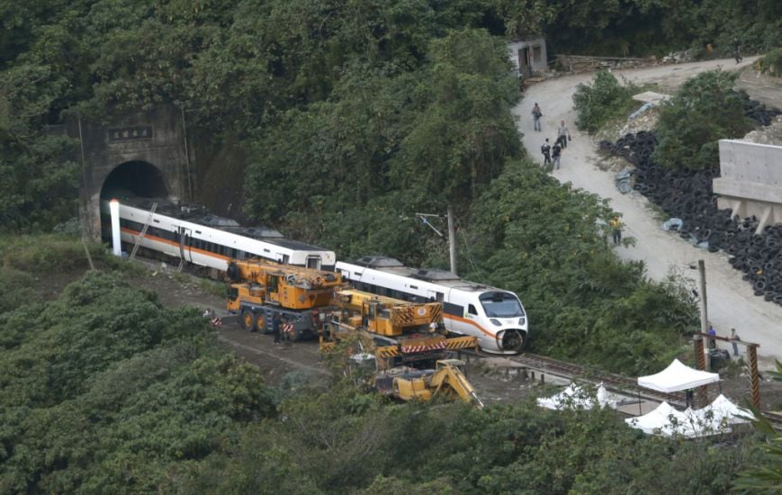 Taiwan Investigators Ask Public For Photos Of Train Wreck