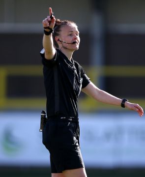 Former Referees Chief Keith Hackett Thinks Rebecca Welch Can Reach Highest Level