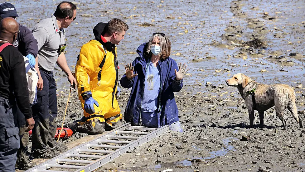 Us Nurse Rescued After Getting Stuck In The Mud During Beach Stroll