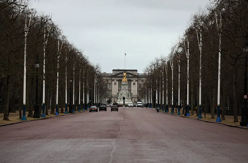 Man Charged After ‘Carrying Axe’ Near Buckingham Palace