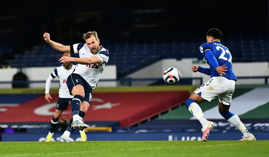 Harry Kane Scores Twice In Spurs Draw At Everton Before Limping Off Injured