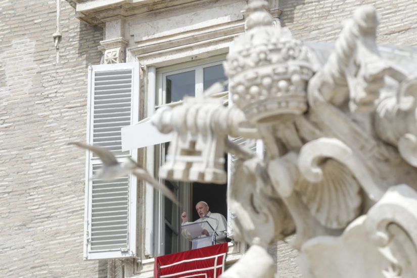 Pope Francis Back To In-Person Sunday Blessing