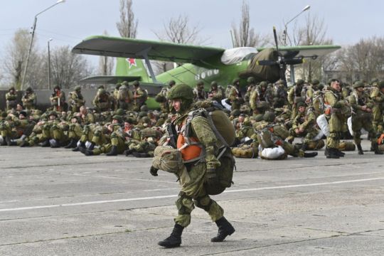 Russia Orders Troops Pullback But Keeps Weapons Near Ukraine