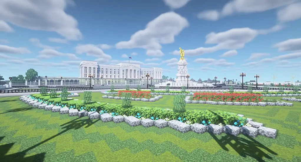 Royal Family ‘Nerd’ Recreates Buckingham Palace In Minecraft