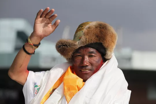 Sherpa Guide Scales Mount Everest For Record 25Th Time