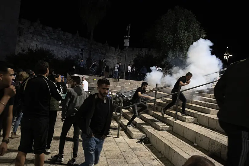 Medics: 200 Palestinians Hurt In Mosque Clashes With Israeli Police