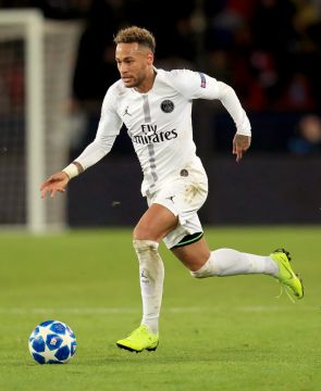 Neymar Signs New Psg Deal And Eyes Champions League Glory