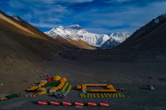China To Draw ‘Separation Line’ On Peak Of Mount Everest