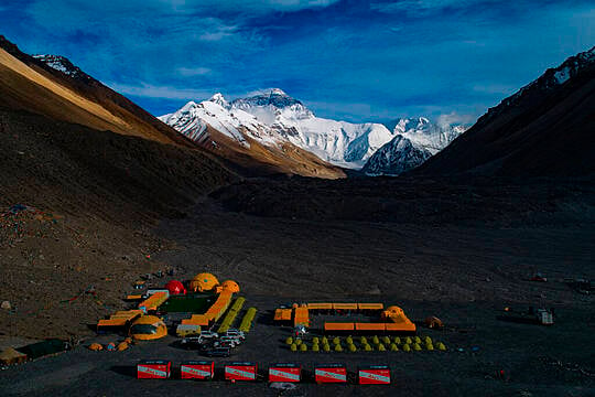 China To Draw ‘Separation Line’ On Peak Of Mount Everest