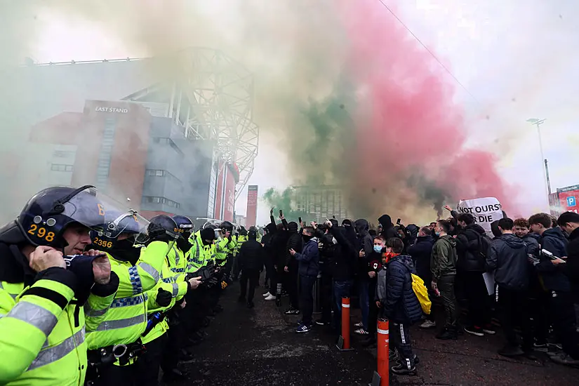 Liverpool Bus Blocked En Route To Old Trafford Ahead Of Man United Clash