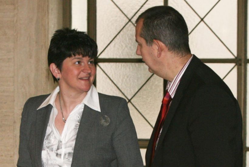 Dup Leader Edwin Poots Asks Arlene Foster For ‘Clear The Air Meeting’