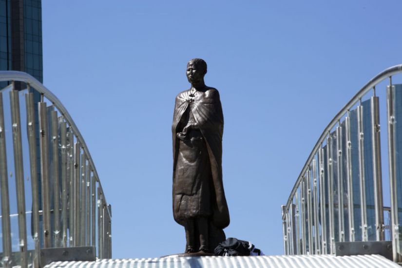 Zimbabwe Unveils Sculpture Of Woman Hanged For Opposing Colonial Rule