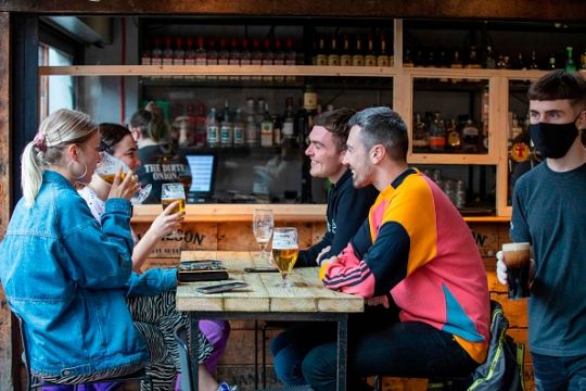 Irish Spent Over €90,000 An Hour In Pubs Last Month