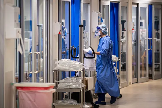 Hse Says Eight Fully Vaccinated People Admitted To Hospital With Covid In One Day