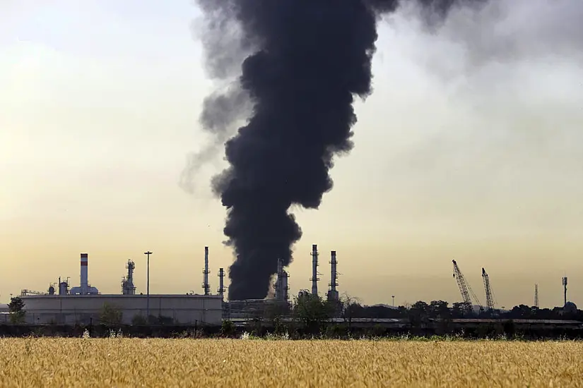 Huge Oil Refinery Fire Near Iranian Capital Extinguished