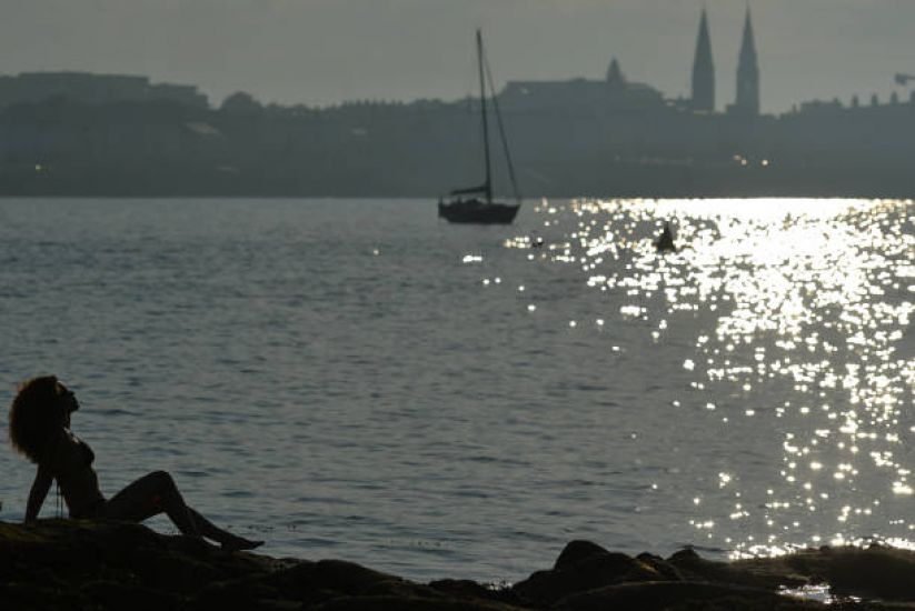 Bank Holiday Weekend To Be Dry And Sunny With Temperatures Of 20 Degrees