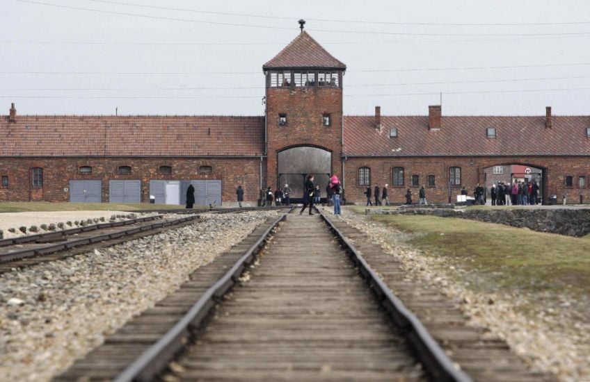 Last Surviving Soldier Involved In Liberation Of Auschwitz Dies
