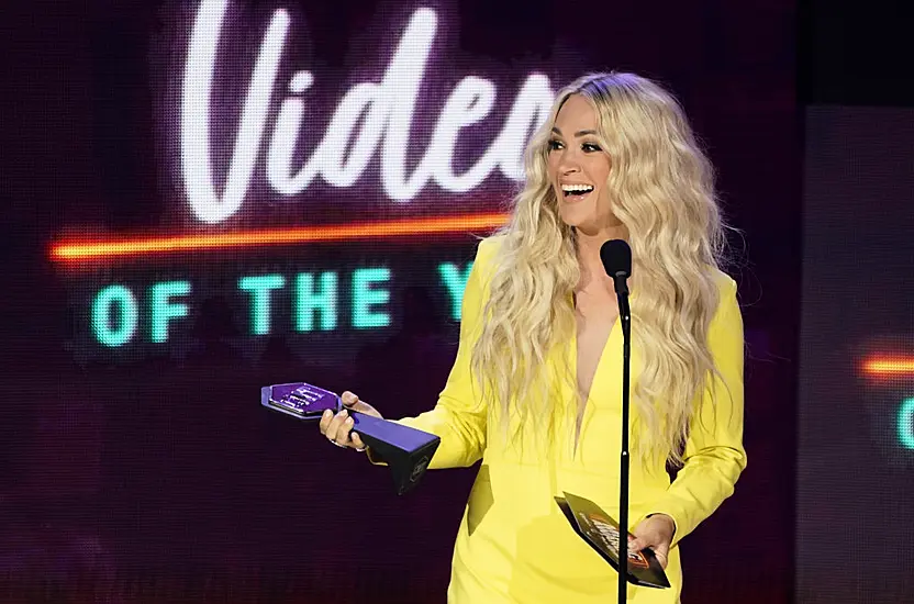 Carrie Underwood Extends Record With Win At Cmt Awards