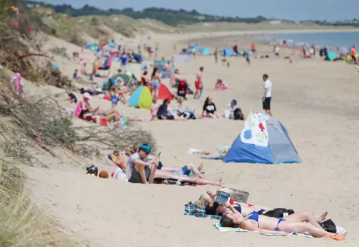 Traffic Chaos At Wicklow Beach Prompts Gardaí To Make Temporary Car Park