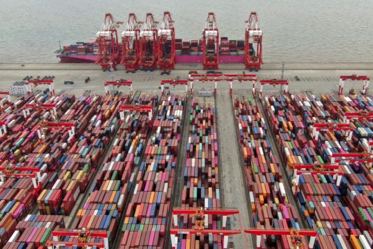 China’s Economic Growth Slows To 7.9%