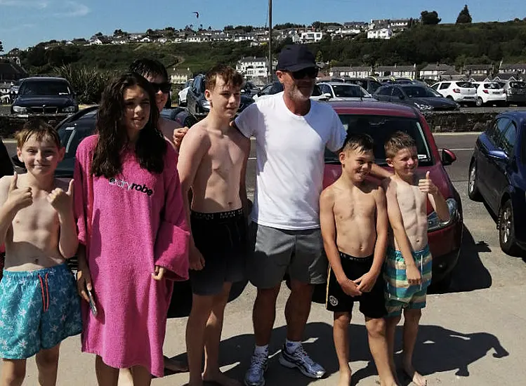 'A Great Fella': Roy Keane Treats Young Fans To Ice Cream On Cork Beach