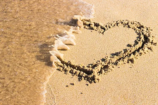 What Is ‘Negging’? The Worrying Dating Trend And Its Impact On Love Island