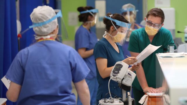 People In Hospital With Covid Up 60% But Still 'Grounds For Optimism', Says Hse Chief