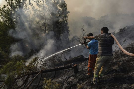 Fire Crews Still Battling Turkish Blazes As Some Reignite